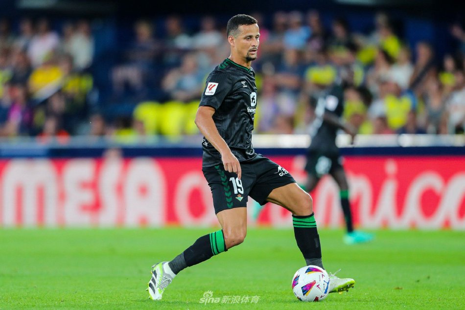 不断突破自 不断突破自